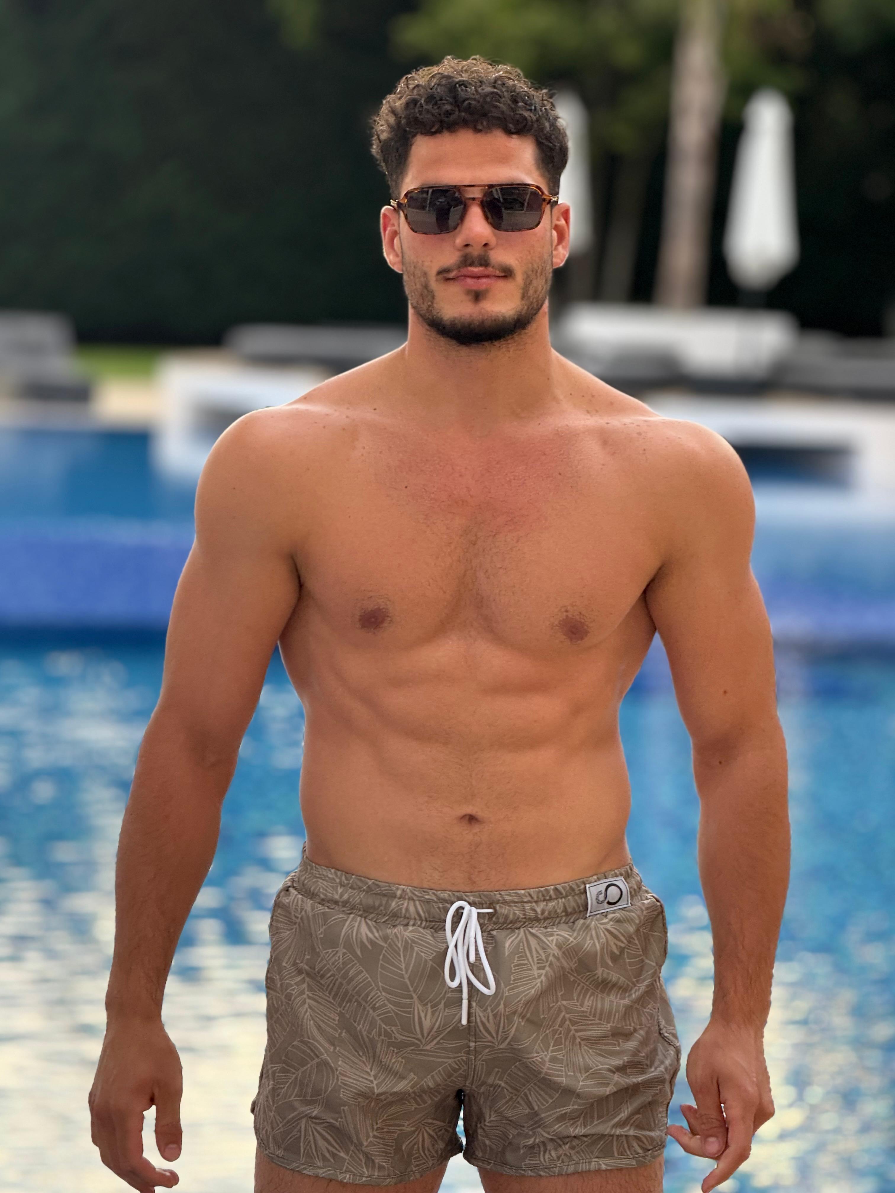 short patterned swimming trunk